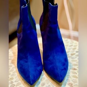 Suede pull on Shooties!